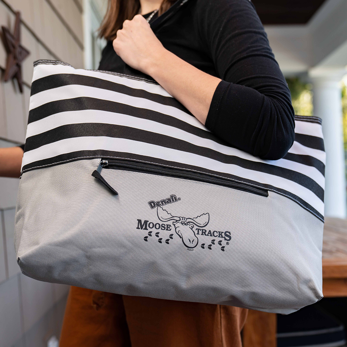 Moose Tracks Cooler Bag - Image 3